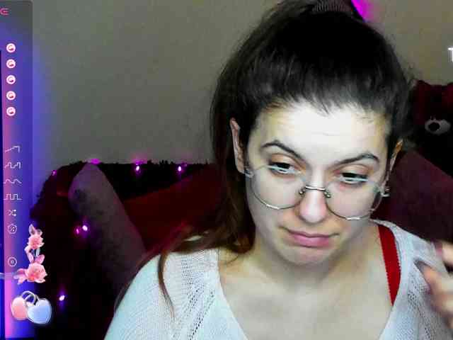 AminaBeatris13 webcam