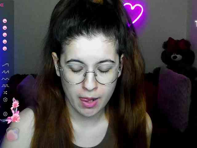 AminaBeatris13 webcam