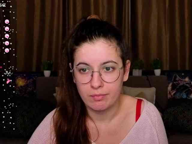 AminaBeatris13 webcam