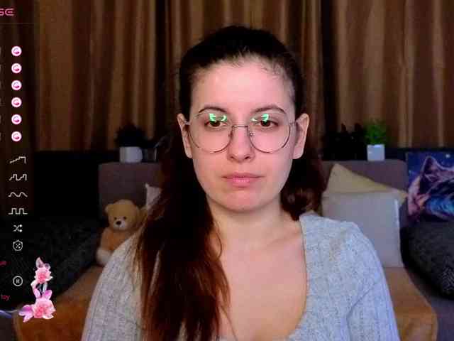 AminaBeatris13 webcam