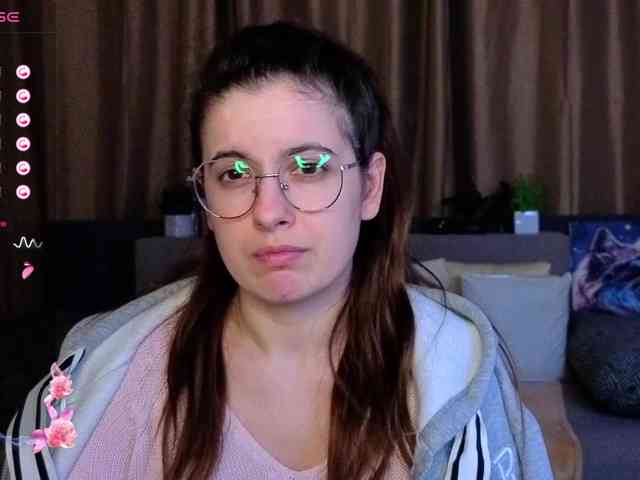 AminaBeatris13 webcam