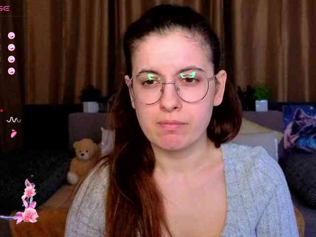 AminaBeatris13 webcam