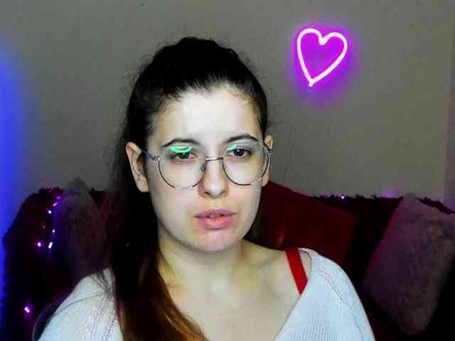 AminaBeatris13 webcam