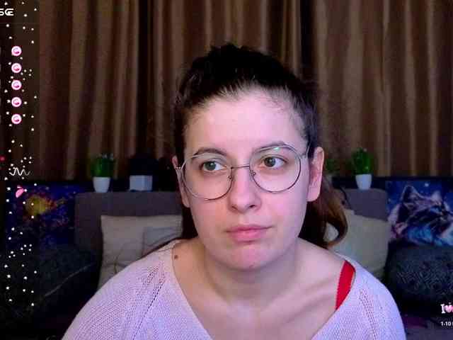 AminaBeatris13 webcam