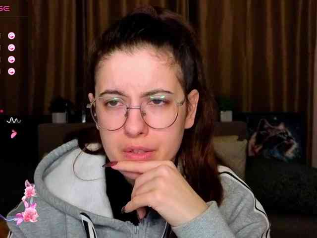 AminaBeatris13 webcam