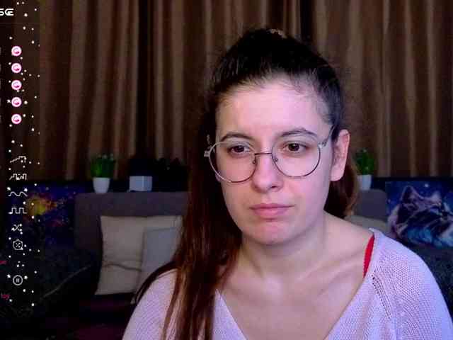 AminaBeatris13 webcam