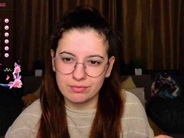 AminaBeatris13 webcam