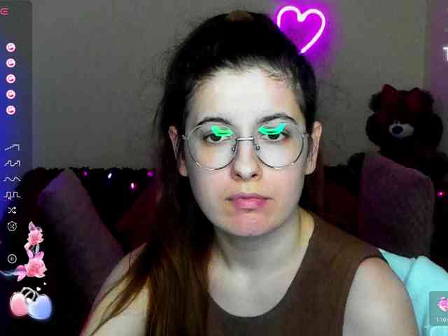 AminaBeatris13 webcam