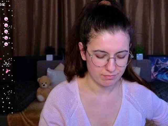 AminaBeatris13 webcam