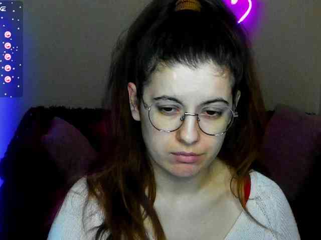 AminaBeatris13 webcam