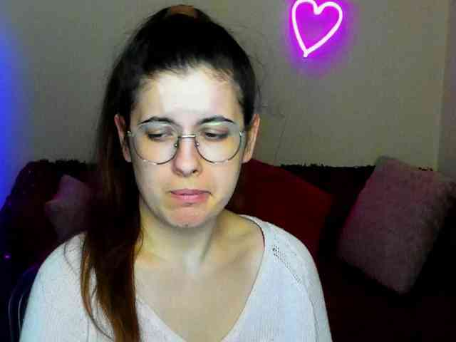 AminaBeatris13 webcam