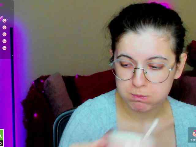 AminaBeatris13 webcam