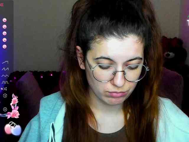 AminaBeatris13 webcam