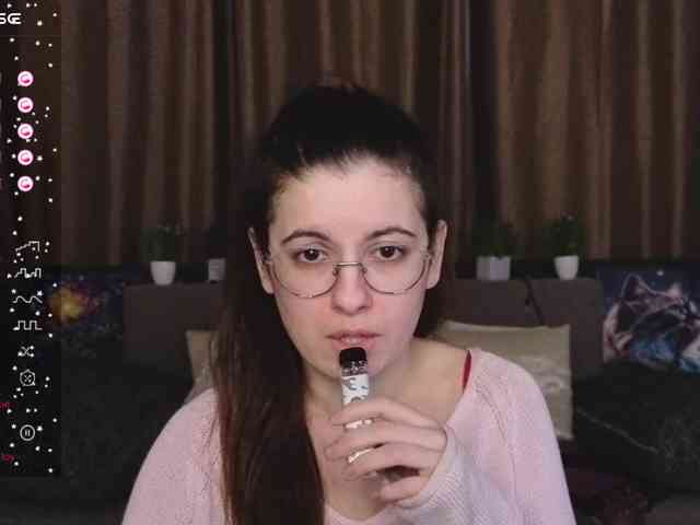 AminaBeatris13 webcam