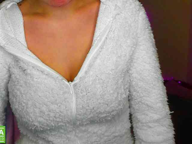 AminaBeatris13 webcam