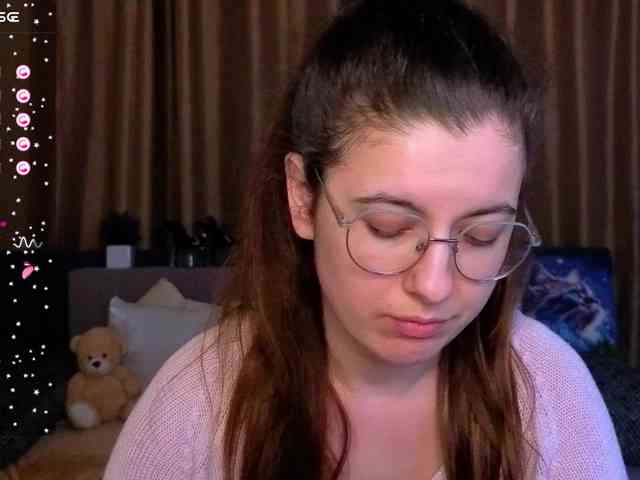 AminaBeatris13 webcam