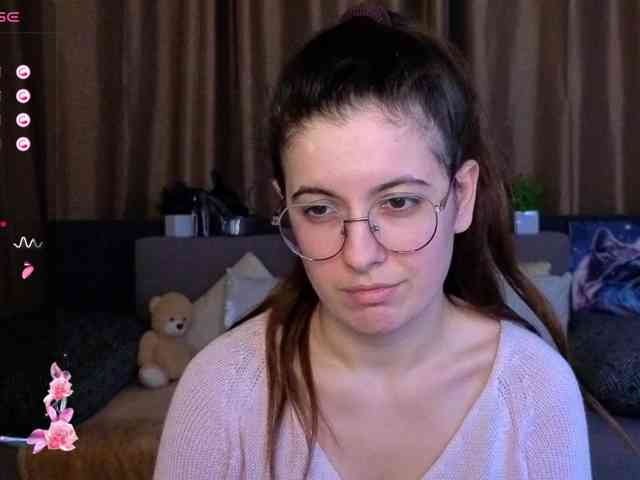 AminaBeatris13 webcam