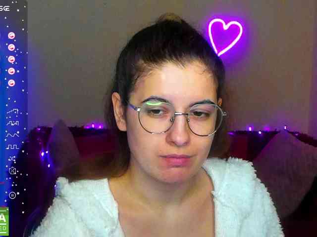 AminaBeatris13 webcam