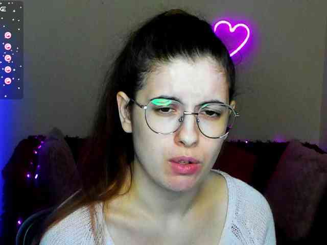 AminaBeatris13 webcam