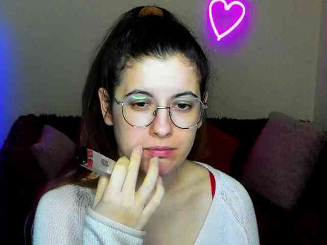 AminaBeatris13 webcam