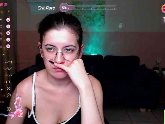 AminaBeatris13 webcam