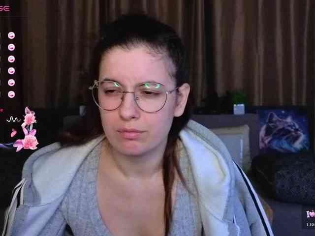 AminaBeatris13 webcam