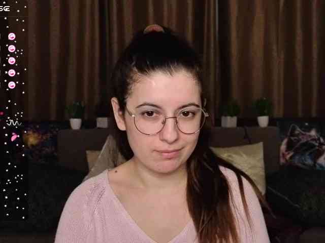 AminaBeatris13 webcam