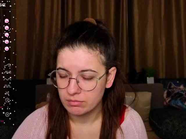 AminaBeatris13 webcam