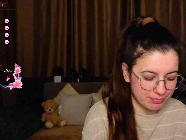 AminaBeatris13 webcam