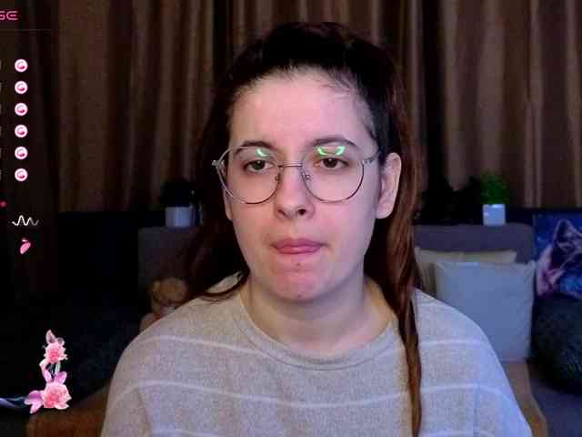 AminaBeatris13 webcam