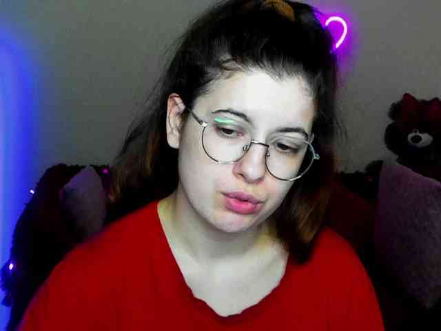 AminaBeatris13 webcam