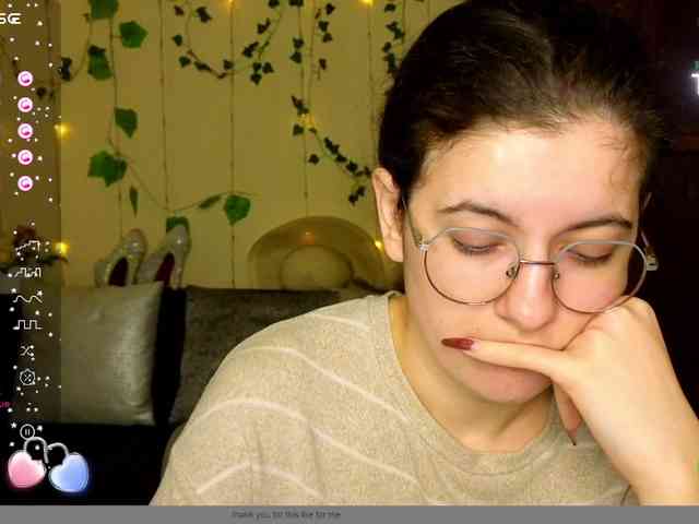 AminaBeatris13 webcam