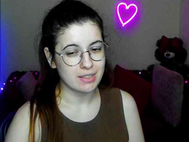 AminaBeatris13 webcam