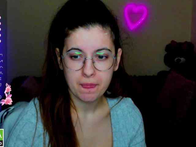 AminaBeatris13 webcam