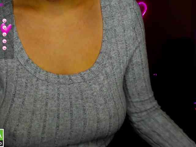 AminaBeatris13 webcam