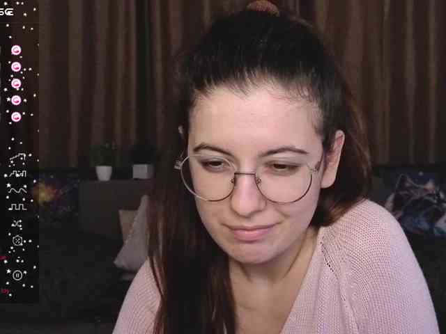 AminaBeatris13 webcam