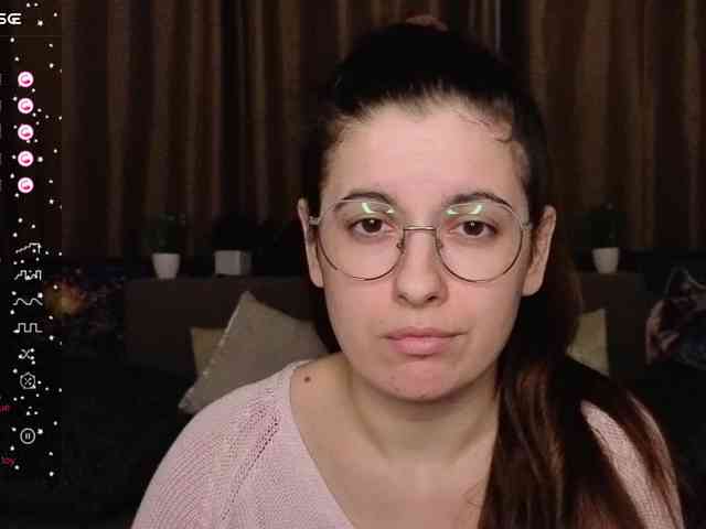 AminaBeatris13 webcam