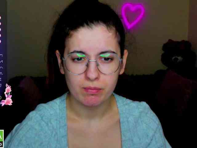 AminaBeatris13 webcam