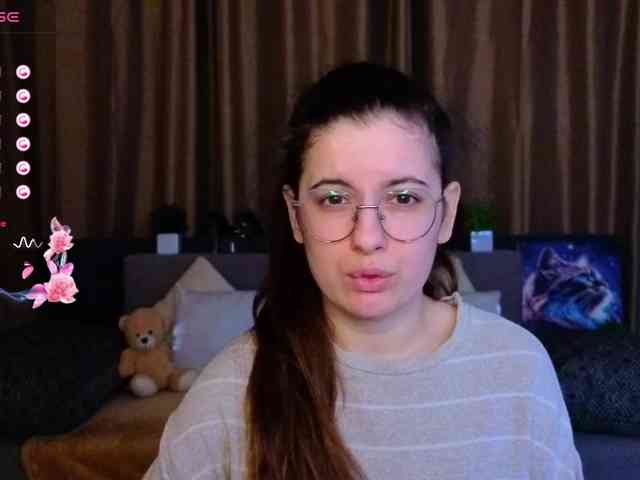 AminaBeatris13 webcam