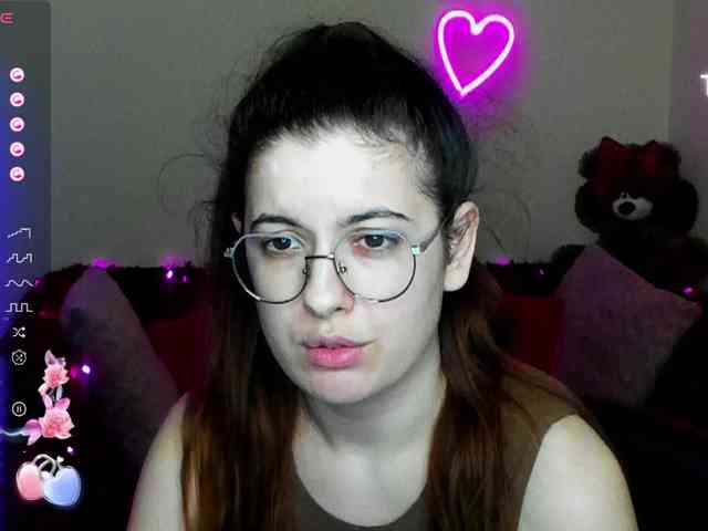 AminaBeatris13 webcam