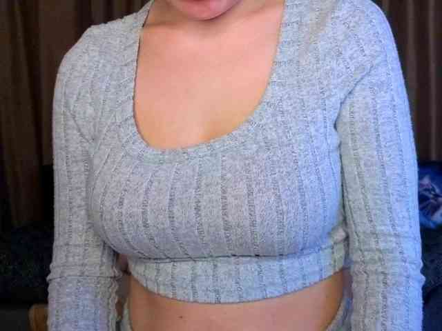 AminaBeatris13 webcam