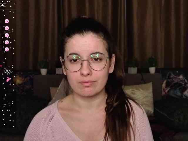 AminaBeatris13 webcam