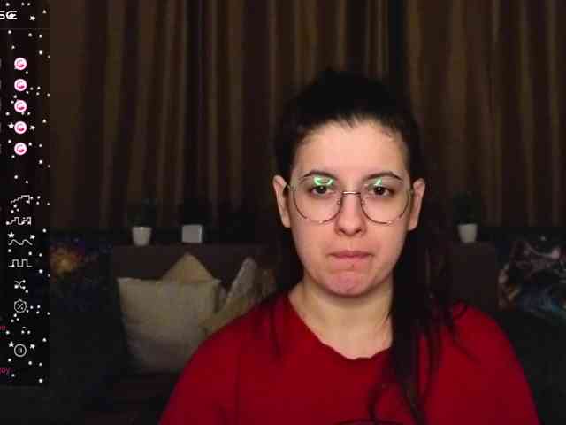 AminaBeatris13 webcam