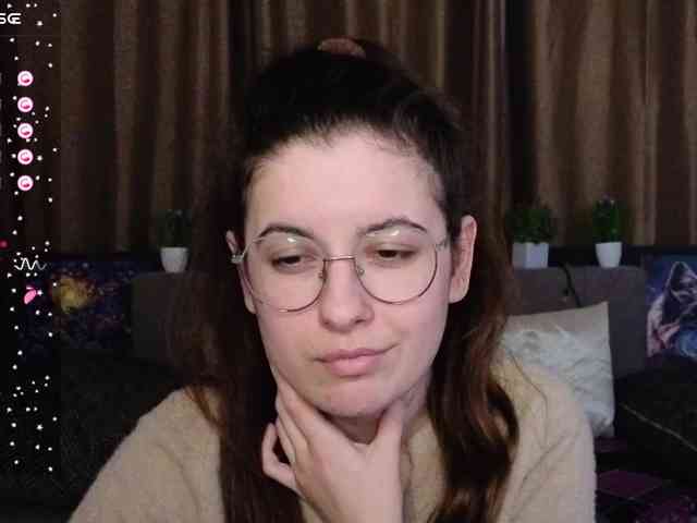 AminaBeatris13 webcam