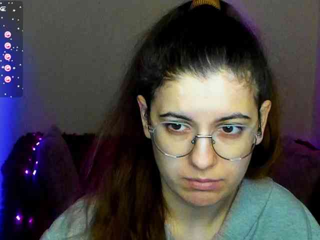 AminaBeatris13 webcam