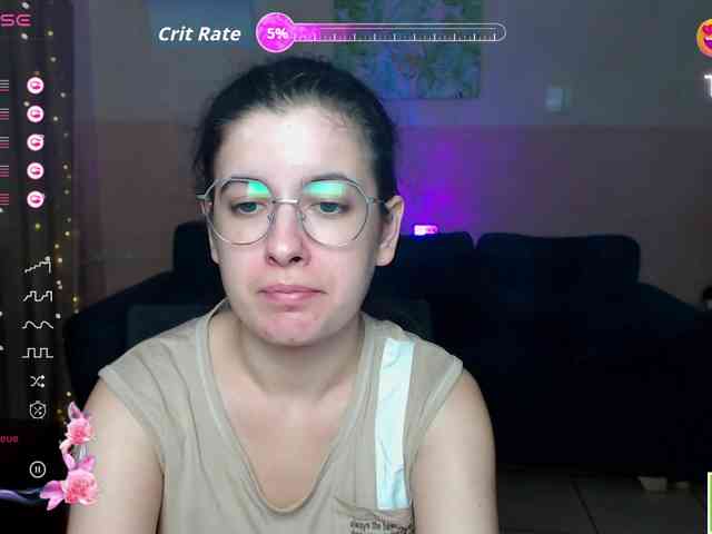 AminaBeatris13 webcam
