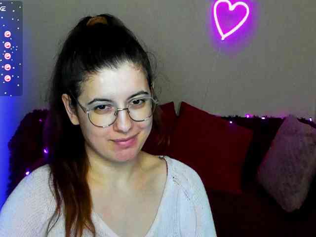 AminaBeatris13 webcam