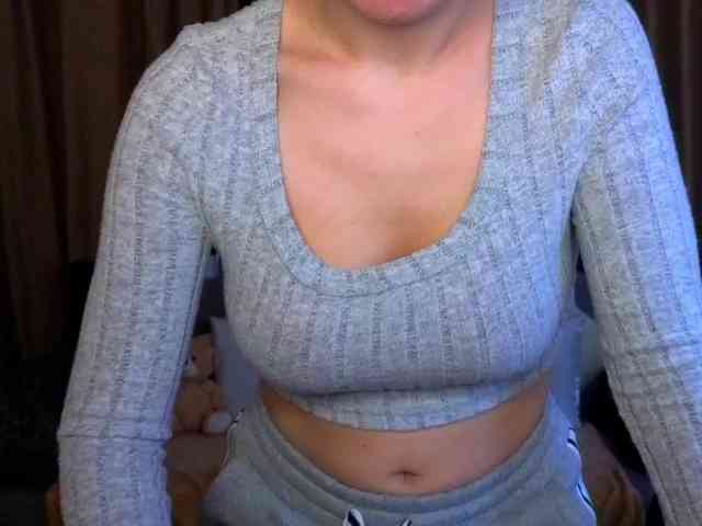 AminaBeatris13 webcam