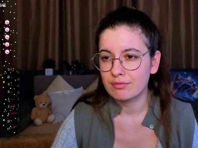 AminaBeatris13 webcam