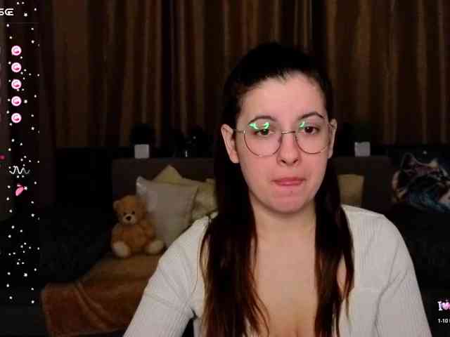 AminaBeatris13 webcam